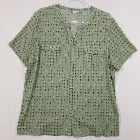 croft & barrow Tops - Croft & Barrow size 1X Green Sage Geometric Print Stretch Short Sleeve Button Up